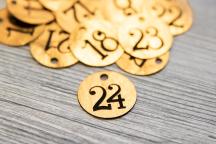 Adventskalender hanger met “handlettering” cijfers 1-24 - Artikel-nr. 8307