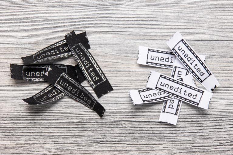 10 geweven katoenen labels \"unedited\" (Artikel-nr. 8509)