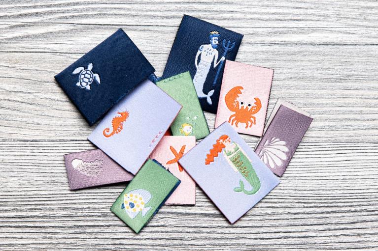 Designer-set geweven labels \"The Coral Club\" van Annika Klaas (Artikel-nr. 9302)