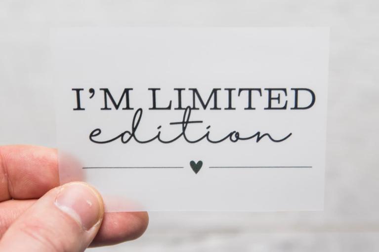 Designer-strijkapplicatie \"I\'M LIMITED edition\" van Unikati – Bag Design (Artikel-nr. 9402)