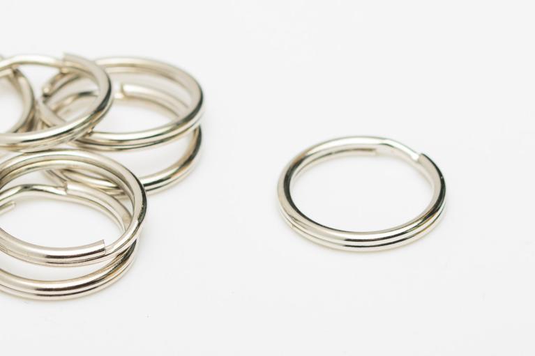 Sleutelhangers zilver, Ø binnen 12 mm (Artikel-nr. 2121)