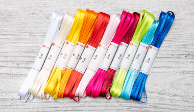 Uni kleur satijnen lint